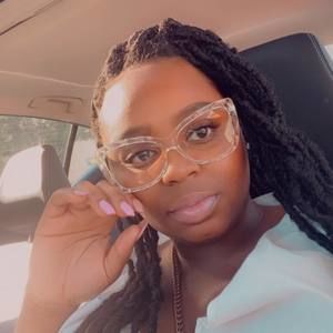 Meet your Posher, Briana